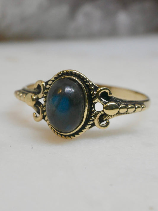 The Athena Ring – Labradorite (Size N½ / 7.5)