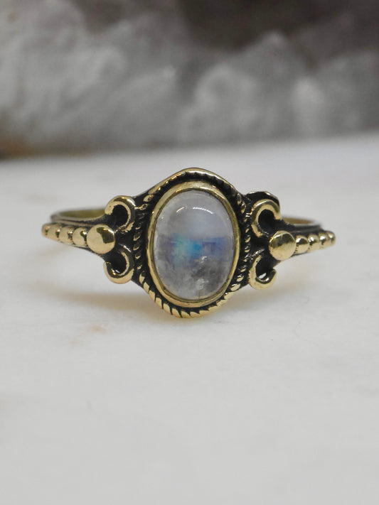 The Athena Ring – Moonstone (Size N / 7)