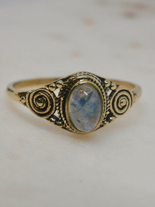 The Oracle Ring – Moonstone (Size P½ / 8)