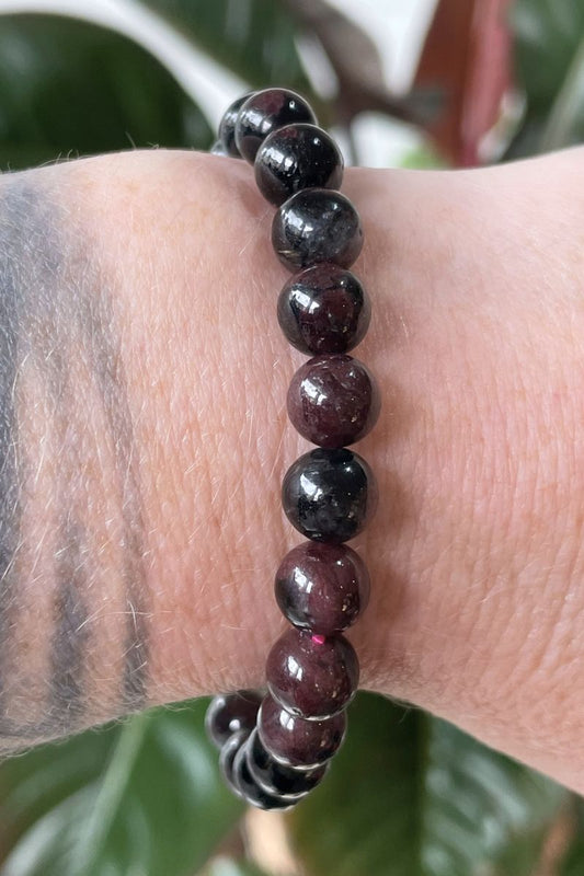 Arfvedsonite and Garnet Bracelet