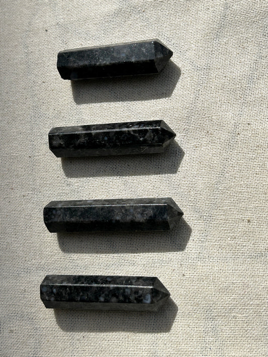 Indigo Gabbro Small Point