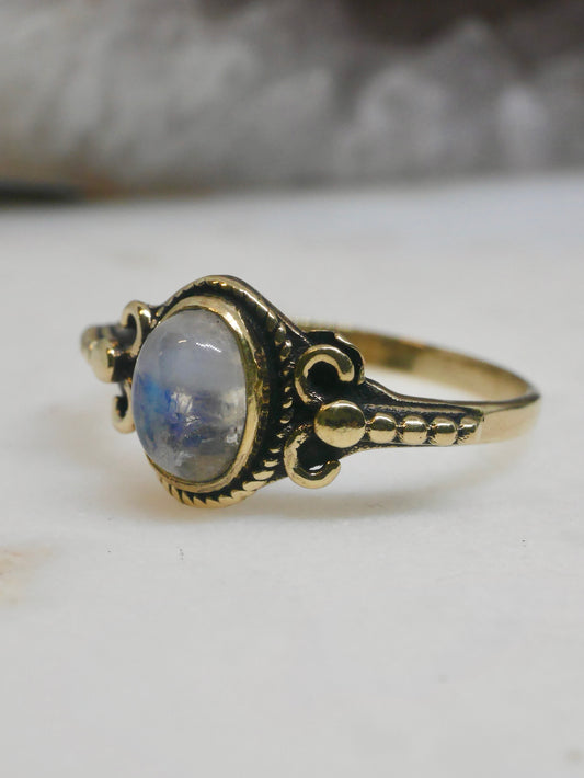 The Athena Ring – Moonstone (Size N / 7)