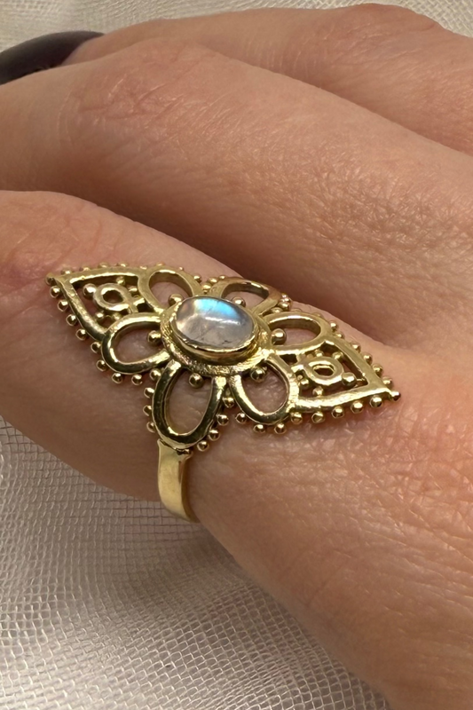 Sacred Bloom Ring – Moonstone