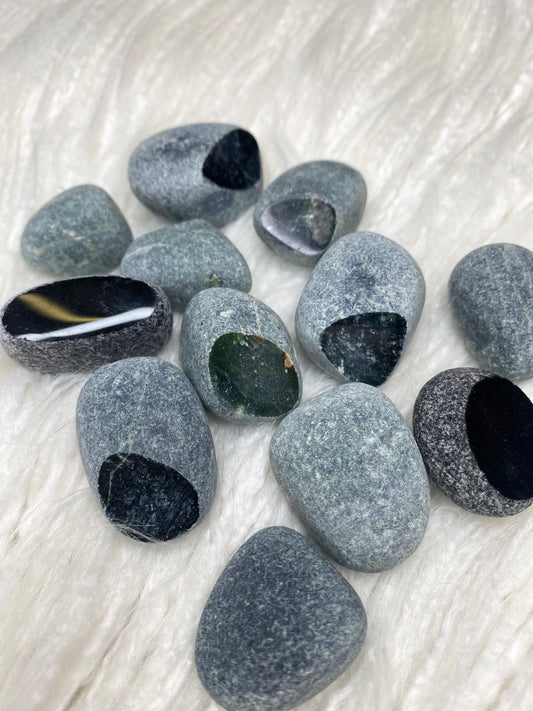 Nephrite Jade Seer Stone