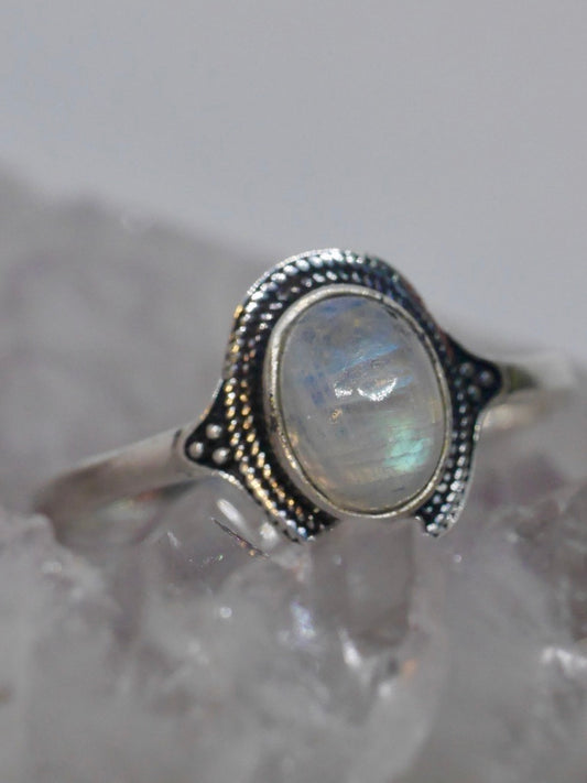 The Nomad Ring – Moonstone (Size N½ / 7.5)