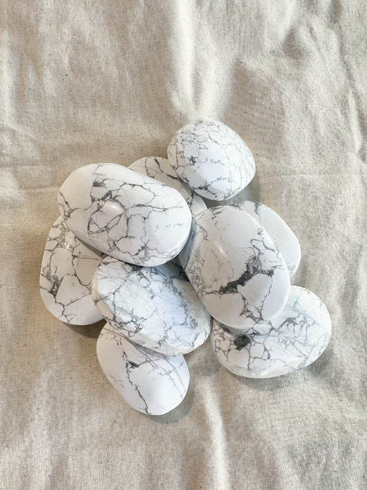 Howlite Palm Stone