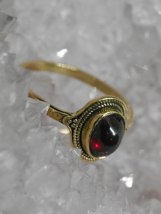 The Nomad Ring – Garnet (Size P½ / 8 )