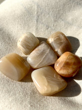 Load image into Gallery viewer, Peach Moonstone Tumble
