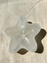 Load image into Gallery viewer, Selenite Star Bowl
