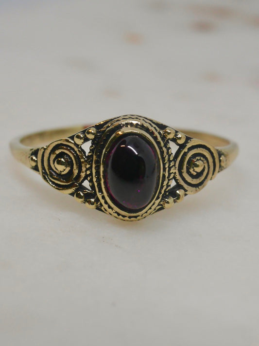 The Oracle Ring – Garnet (Size P½ / 8)