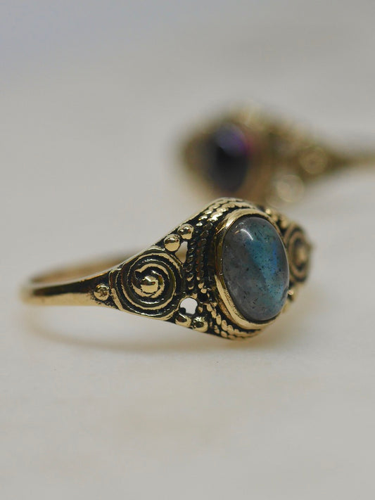 The Oracle Ring – Labradorite