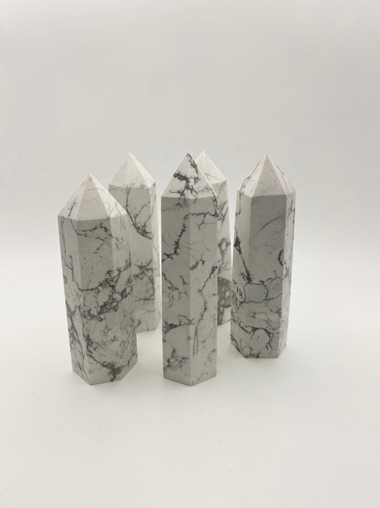 Howlite Point