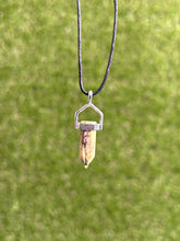 Load image into Gallery viewer, Serpentine Mini Point Necklace
