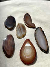 Load image into Gallery viewer, Agate Slices Small
