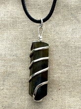 Load image into Gallery viewer, Labradorite Spiral Wrap Necklace
