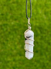 Load image into Gallery viewer, Moonstone Spiral Wrap Point Necklace
