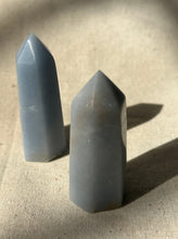 Load image into Gallery viewer, Angelite Point
