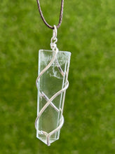 Load image into Gallery viewer, Clear Quartz flat Wire Wrap
