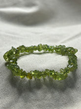 Load image into Gallery viewer, Peridot Chip Bracelet
