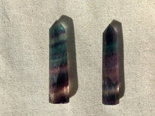 Load image into Gallery viewer, Small Fluorite point
