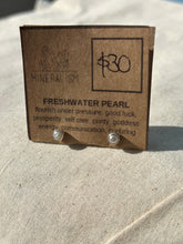 Load image into Gallery viewer, Freshwater Pearl Earrings
