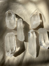 Load image into Gallery viewer, Quartz Rough Point

