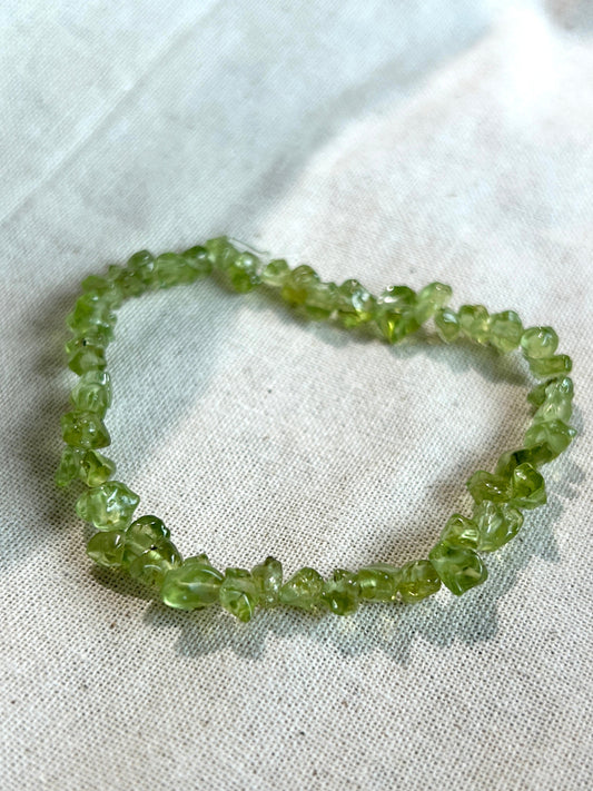 Peridot Tiny Chip Bracelet