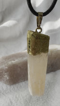 Load and play video in Gallery viewer, Peach Selenite &amp; Amethyst Necklace
