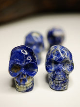 Load image into Gallery viewer, Mini skull carving
