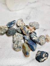Load image into Gallery viewer, Australian Opal rough
