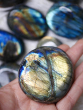 Load image into Gallery viewer, Labradorite large polished gallet A grade
