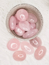 Load image into Gallery viewer, Rose Quartz gallet - medium
