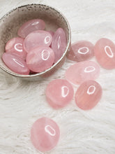 Load image into Gallery viewer, Rose Quartz gallet - medium
