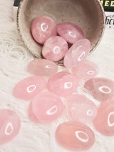 Load image into Gallery viewer, Rose Quartz gallet - medium
