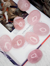 Load image into Gallery viewer, Rose Quartz gallet -large
