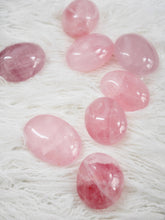 Load image into Gallery viewer, Rose Quartz gallet -large
