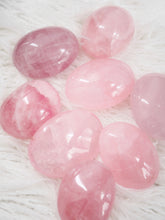 Load image into Gallery viewer, Rose Quartz gallet -large
