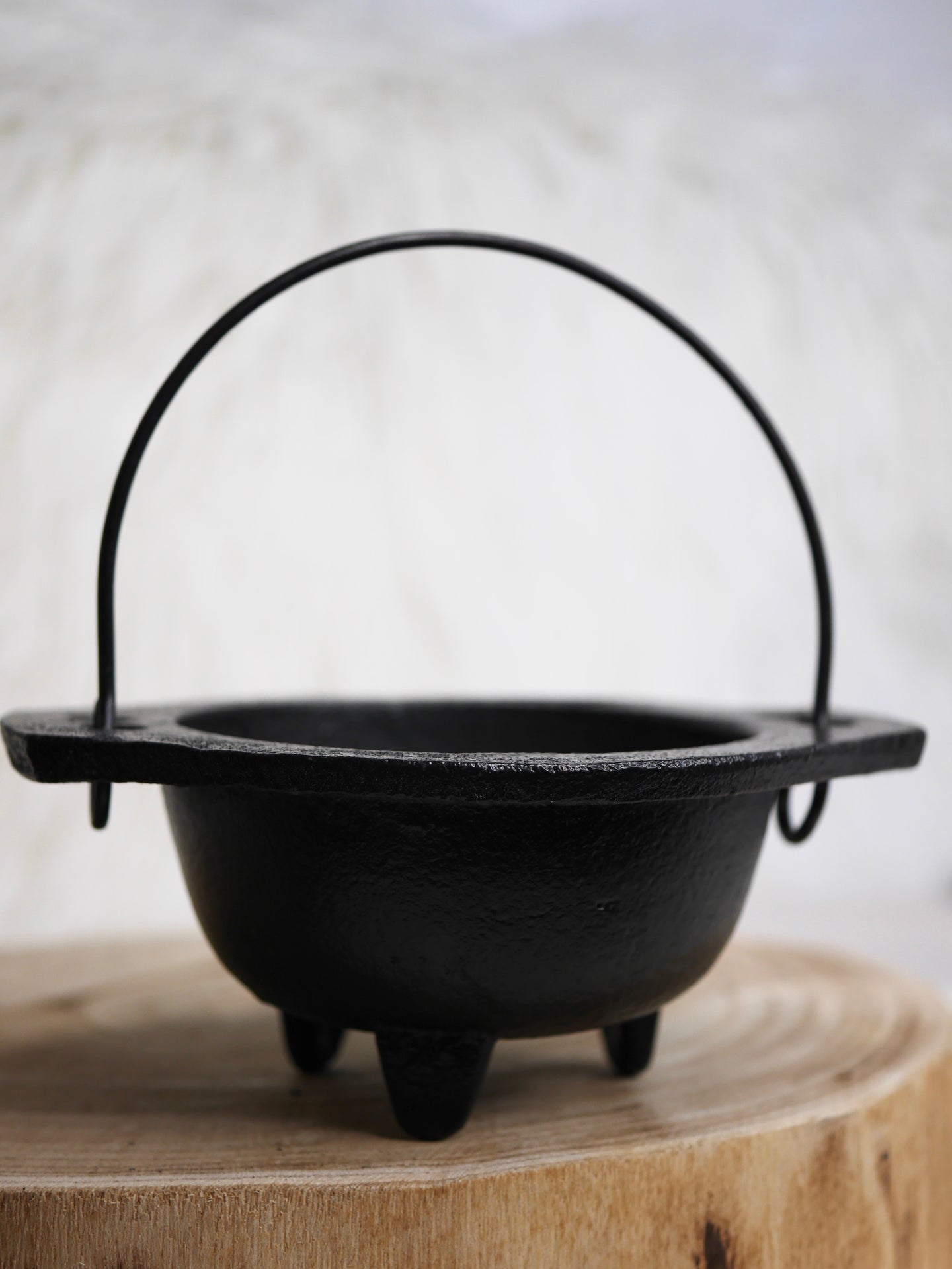 Large Cast Iron dish Cauldron