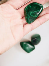 Load image into Gallery viewer, Malachite tumbled stone large
