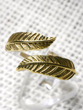 Load image into Gallery viewer, Adjustable Feather/Leaf Brass Ring
