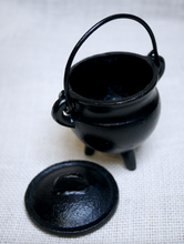 Load image into Gallery viewer, Cast Iron Cauldron with lid
