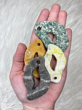 Load image into Gallery viewer, Yoni Pendant
