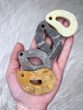 Load image into Gallery viewer, Yoni Pendant
