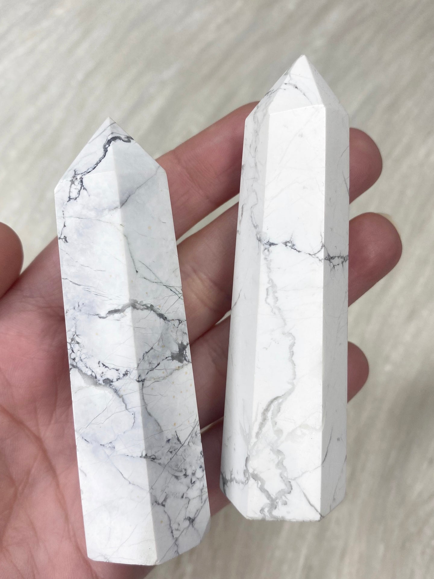 Howlite Point