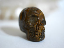 Load image into Gallery viewer, Mini Tiger eye skull carving

