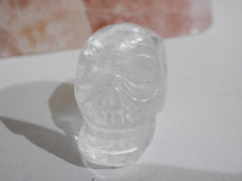 Load image into Gallery viewer, Mini quartz skull carving
