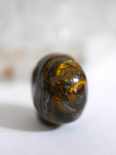 Load image into Gallery viewer, Mini Tiger eye skull carving
