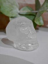 Load image into Gallery viewer, Mini quartz skull carving

